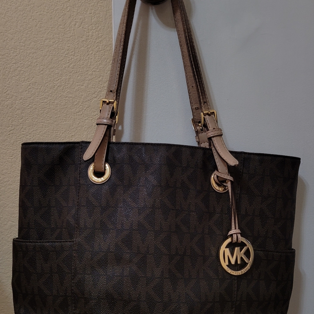 Shoulder bag
